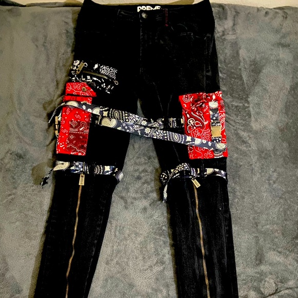 Black, red and white pants could go with a lot of outfits - Picture 1 of 2